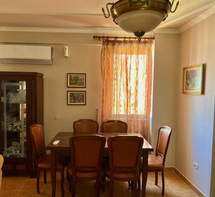 Central Tirana Flat Near Bazaar Ngoại thất bức ảnh