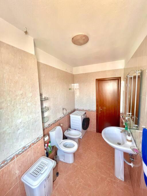 Central Tirana Flat Near Bazaar Ngoại thất bức ảnh